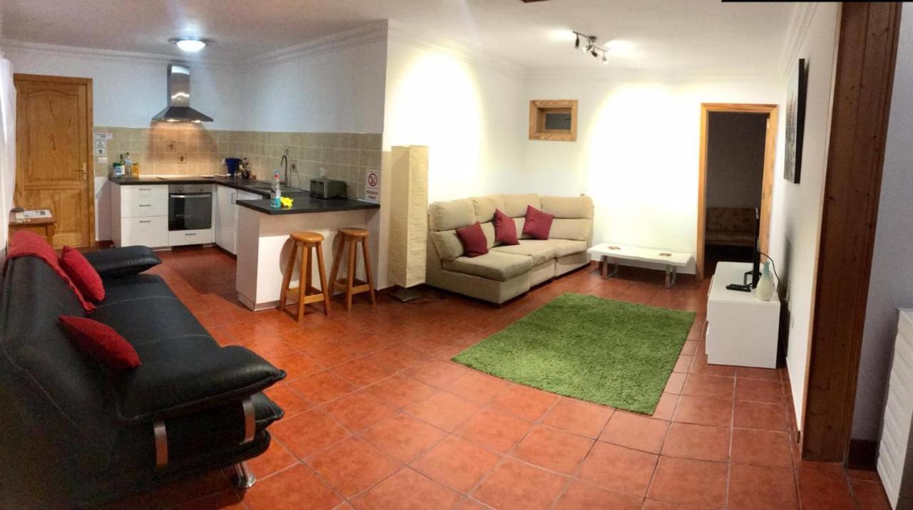 Basement Apartment Very Large Fantastic Location Playa Blanca  Exterior foto