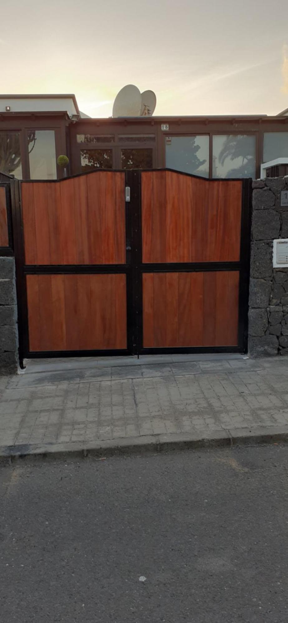 Basement Apartment Very Large Fantastic Location Playa Blanca  Exterior foto