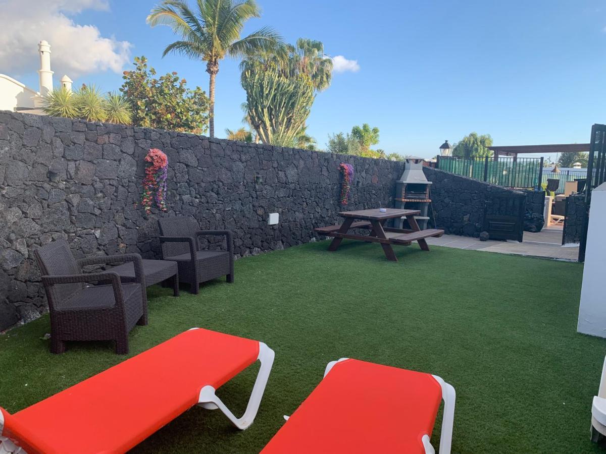 Basement Apartment Very Large Fantastic Location Playa Blanca  Exterior foto