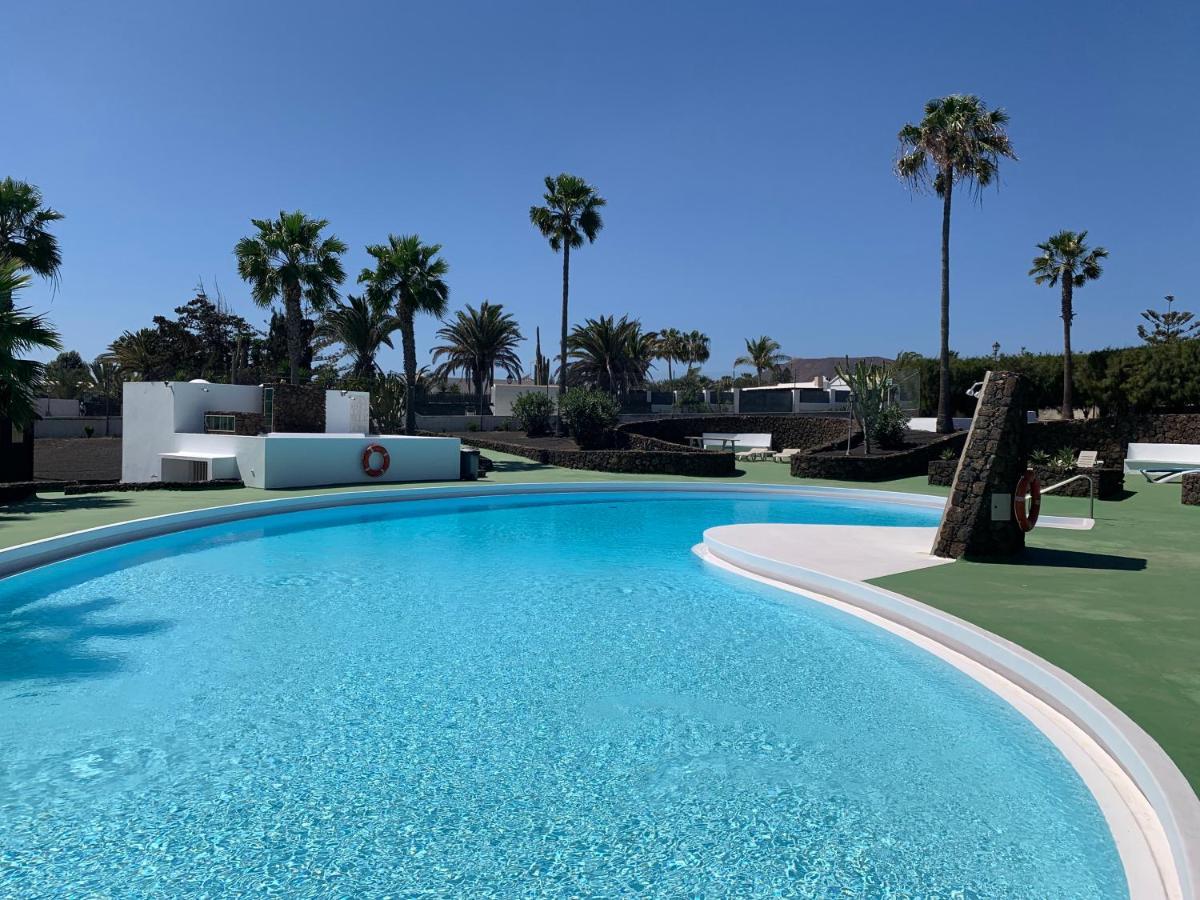 Basement Apartment Very Large Fantastic Location Playa Blanca  Exterior foto